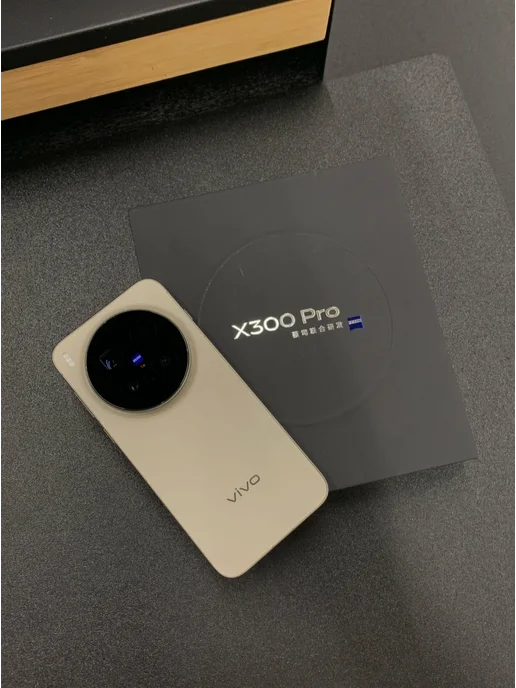Смартфон vivo X300 Pro 12/256 ГБ, бежевый, фото 3